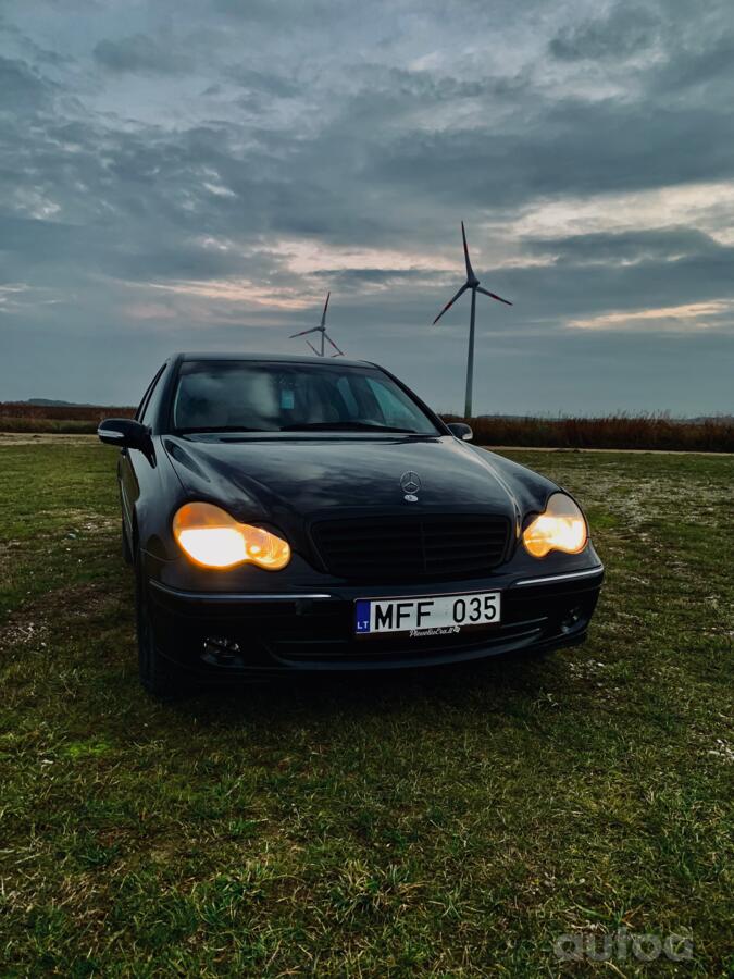 Mercedes-Benz C-Class W203/S203/CL203 Sedan