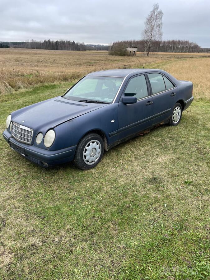 Mercedes-Benz E-Class W210 Sedan