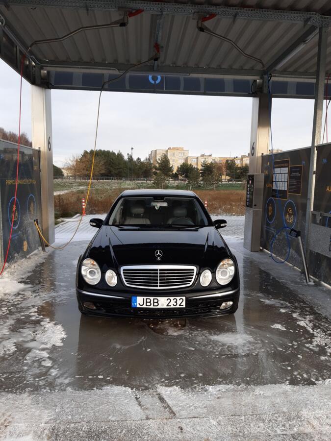 Mercedes-Benz E-Class W211 Sedan