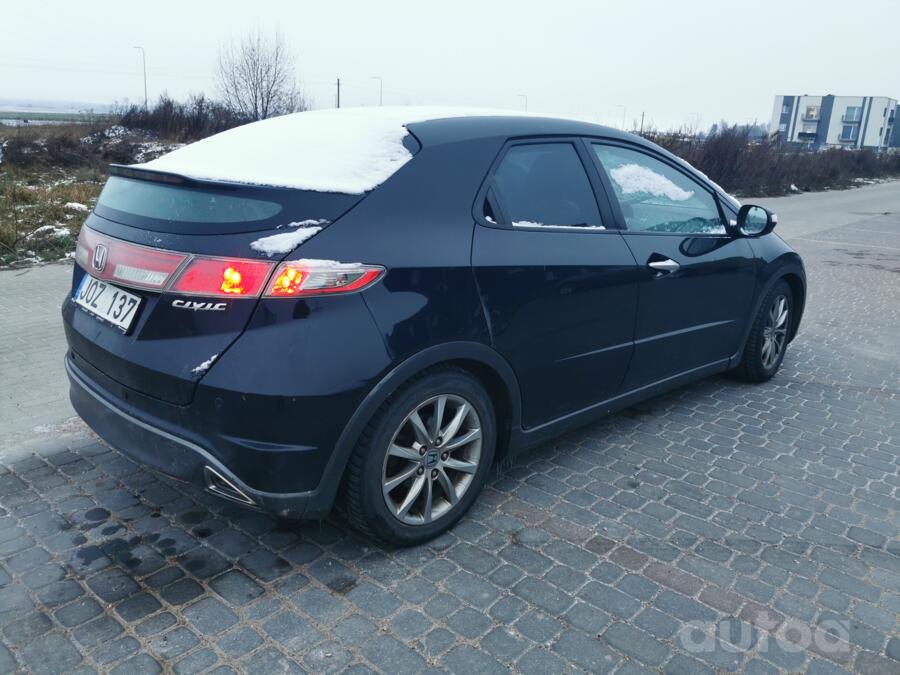 Honda Civic 8 generation Hatchback 5-doors