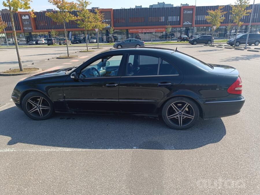 Mercedes-Benz E-Class W211 Sedan
