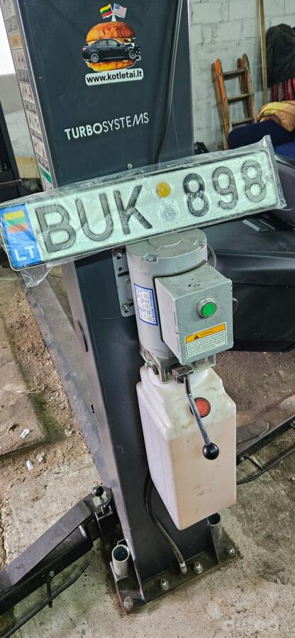 BUK898