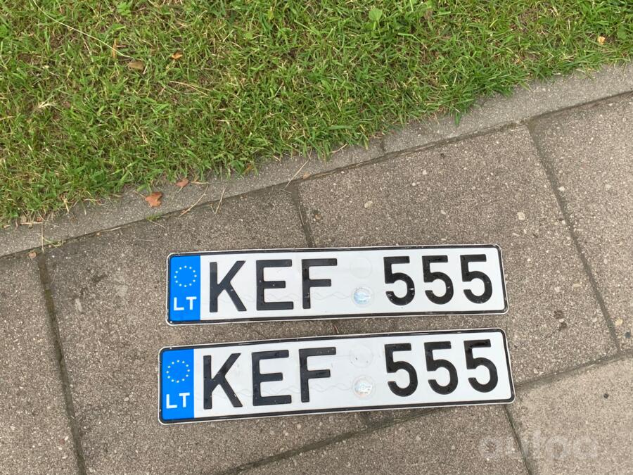 KEF555