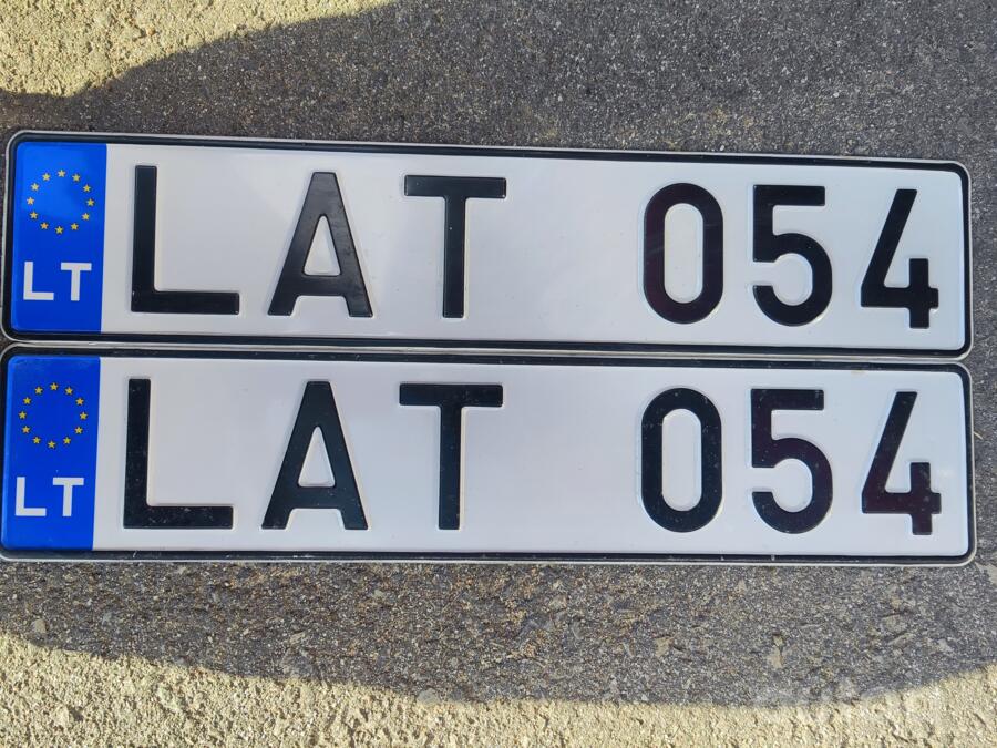 LAT 054