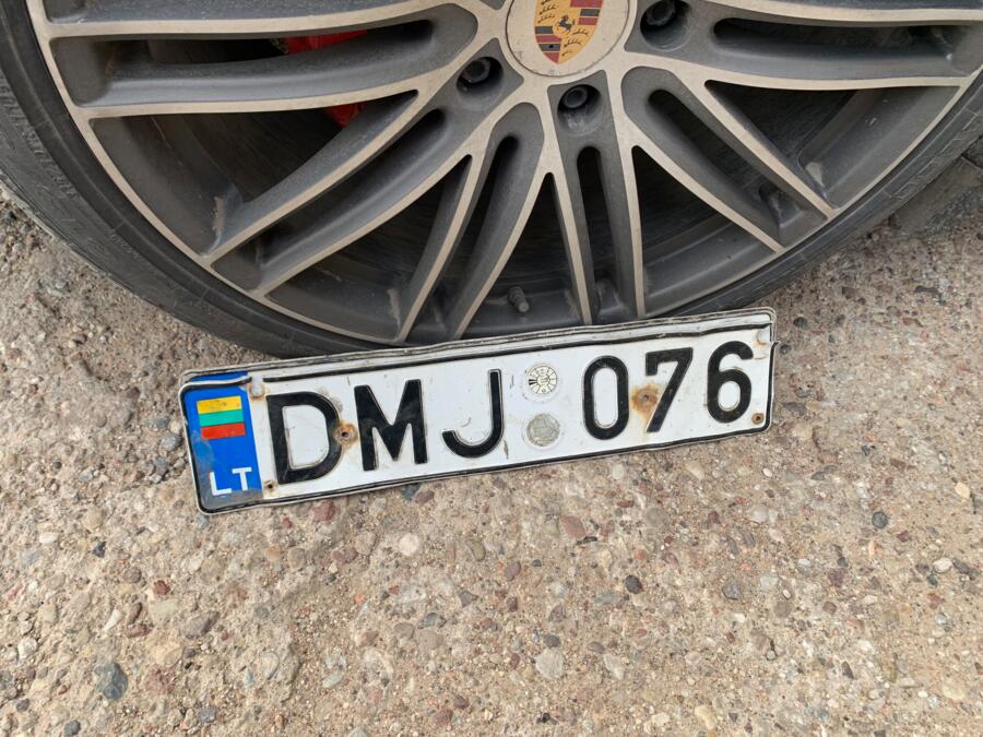DMJ076