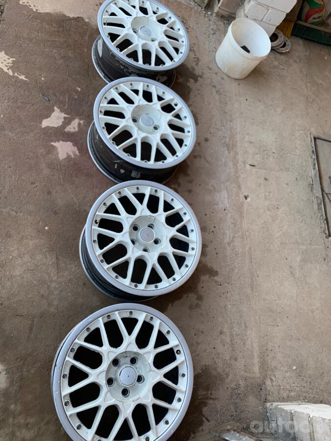 Audi, valuveljed