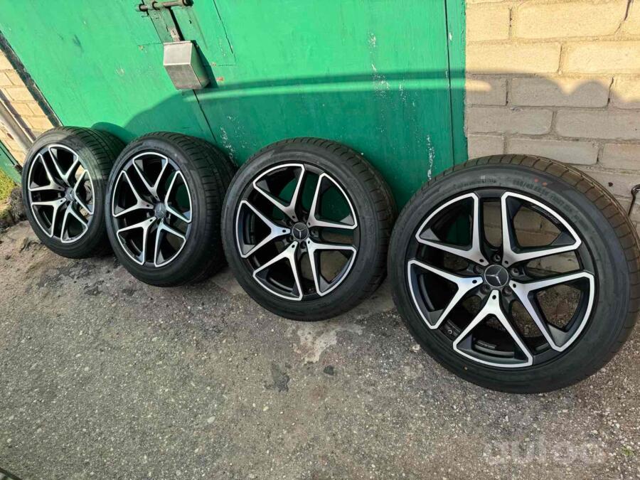 Mercedes Benz, valuveljed
