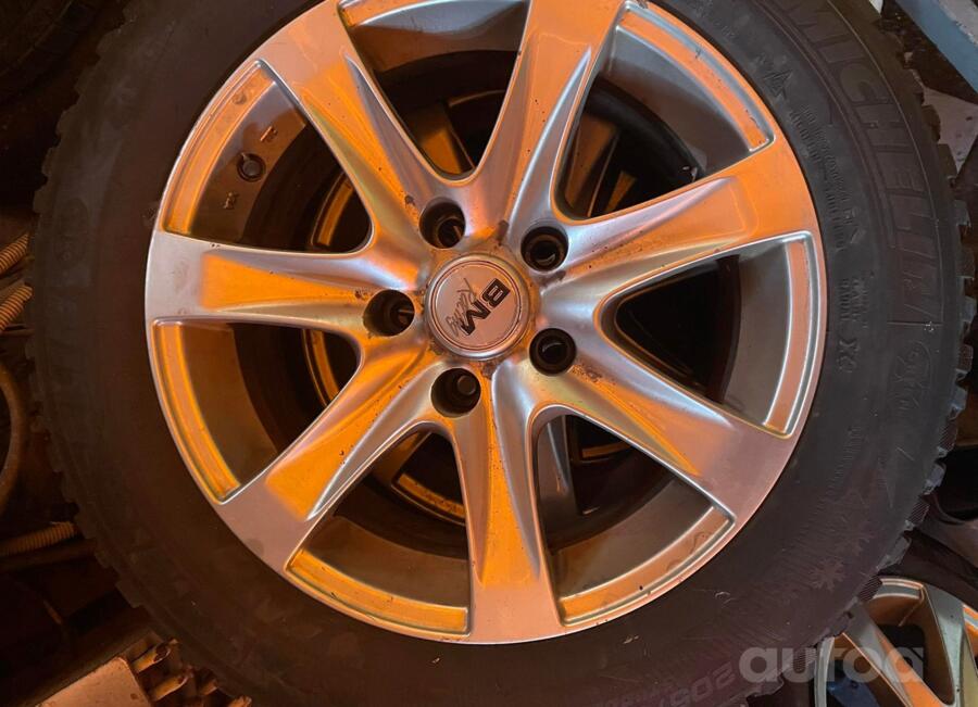 BM racing, valuveljed