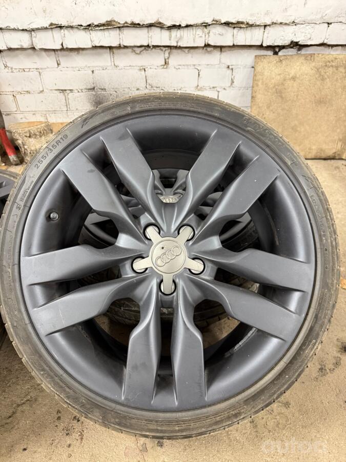 Audi, valuveljed