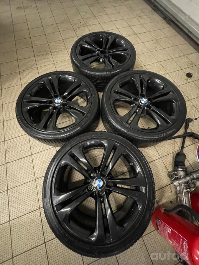 BMW, valuveljed