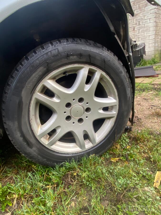 Mercedes, valuveljed