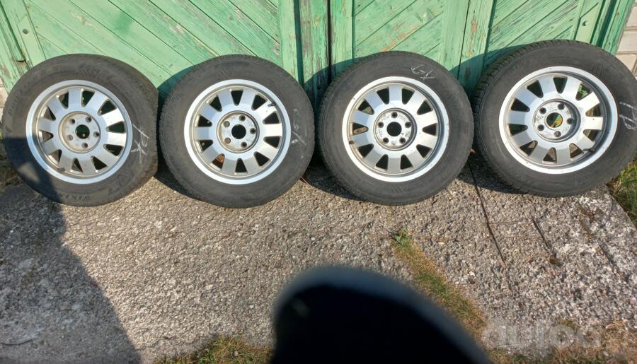 Audi, valuveljed