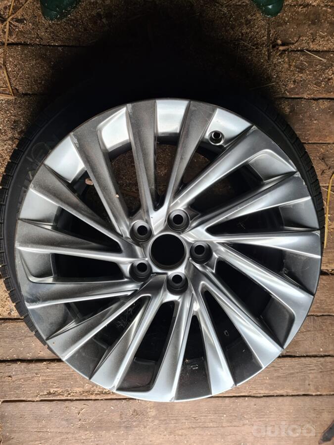 LEXUS, valuveljed