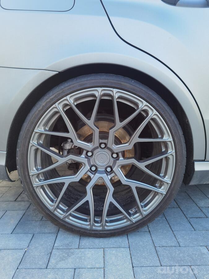 Vossen, valuveljed