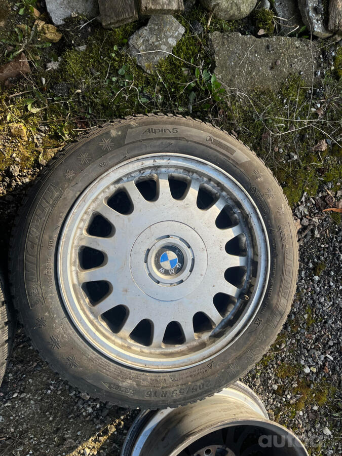 BMW, valuveljed