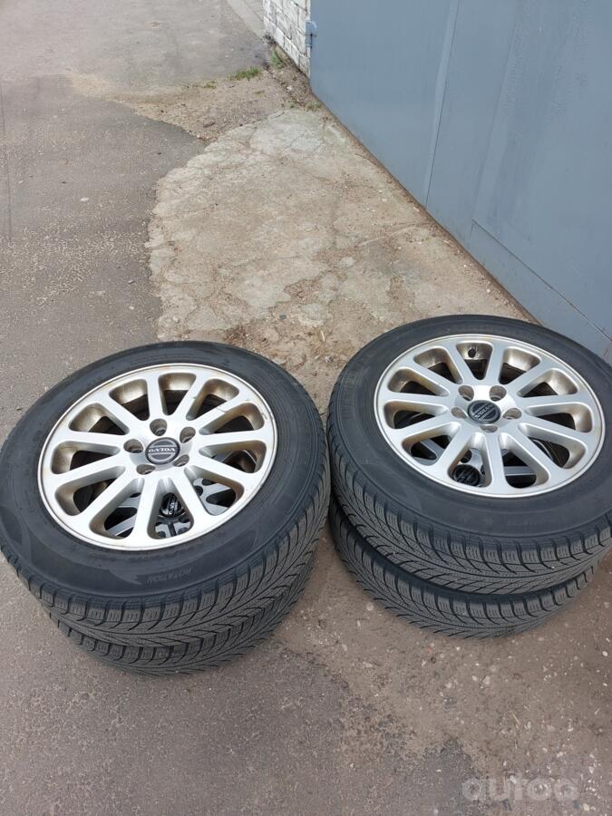Volvo, valuveljed