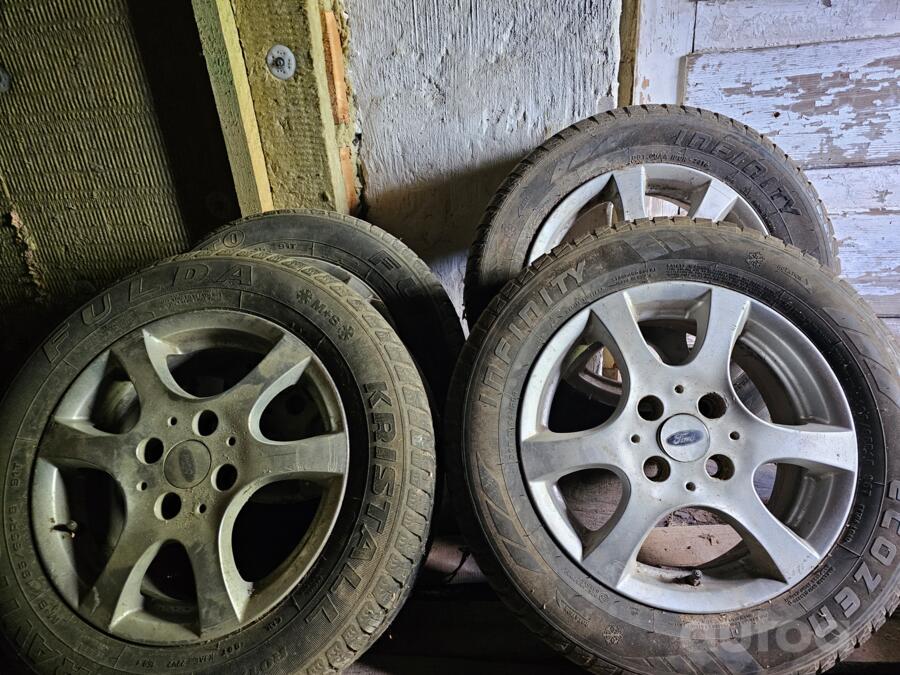 Ford, valuveljed