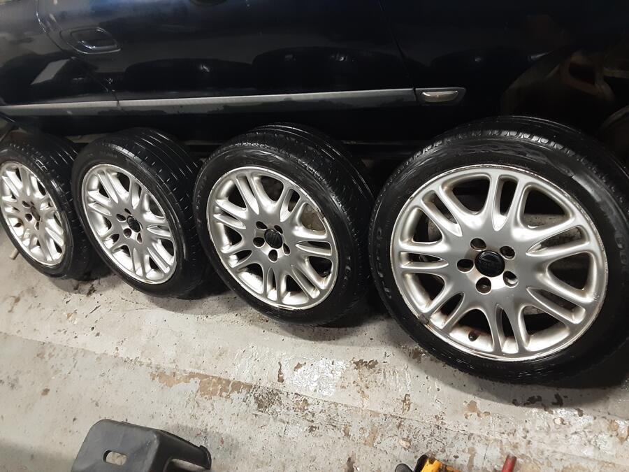VOLVO, valuveljed