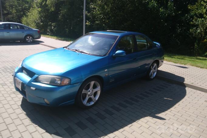 Nissan Sentra B15 Sedan