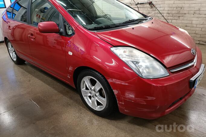Toyota Prius 2 generation [restyling] (XW20)