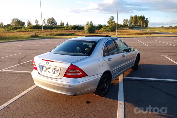 Mercedes-Benz C-Class W203/S203/CL203 Sedan