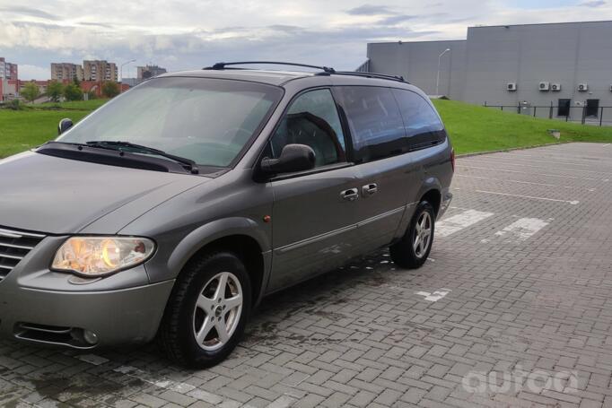 Chrysler Voyager 4 generation [restyling] Minivan Grand