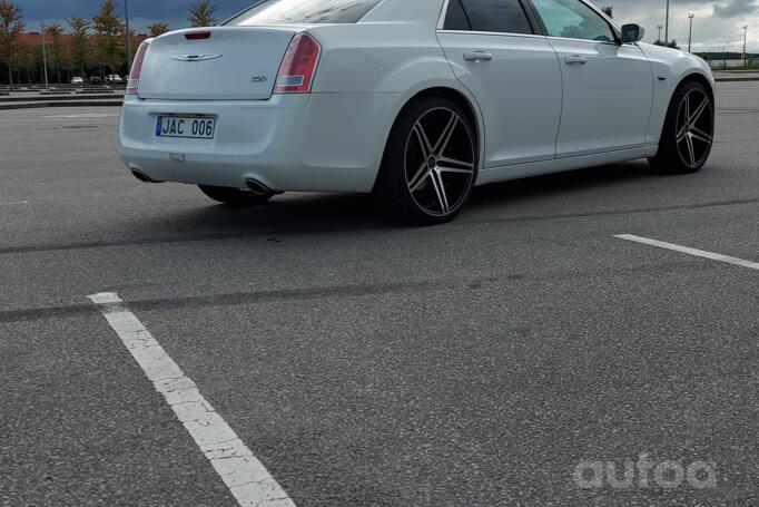 Chrysler 300C 2 generation Sedan 4-doors