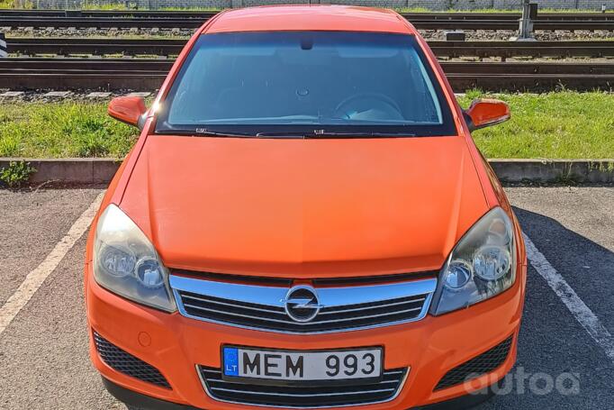 Opel Astra H Hatchback