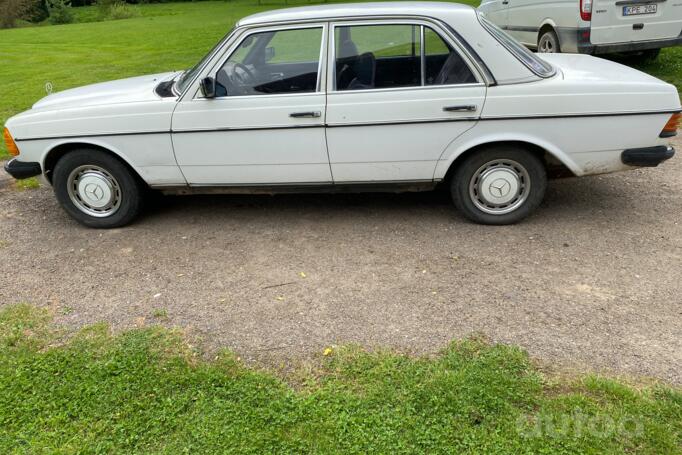 Mercedes-Benz W123 1 generation