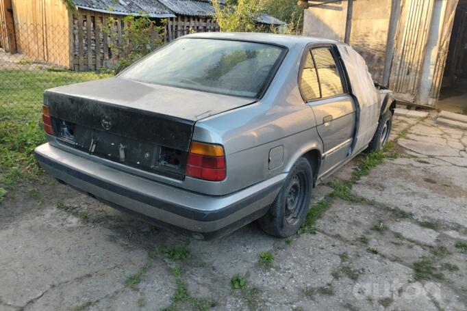 BMW 5 Series E34 Sedan