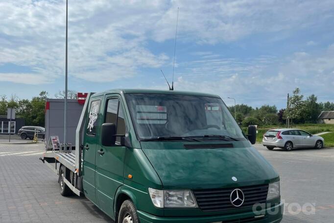 Mercedes-Benz Sprinter First generation