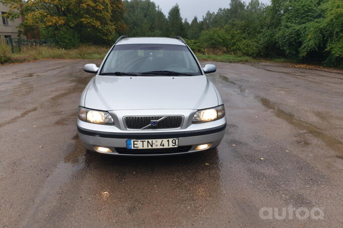 Volvo V70 2 generation wagon