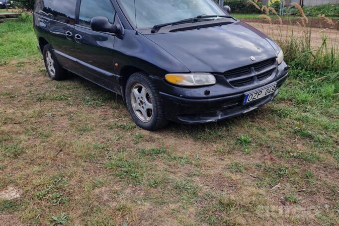 Chrysler Voyager 3 generation Grand minivan 5-doors