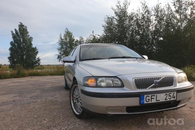 Volvo V70 2 generation wagon