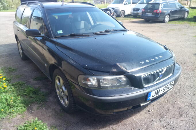 Volvo V70 2 generation wagon