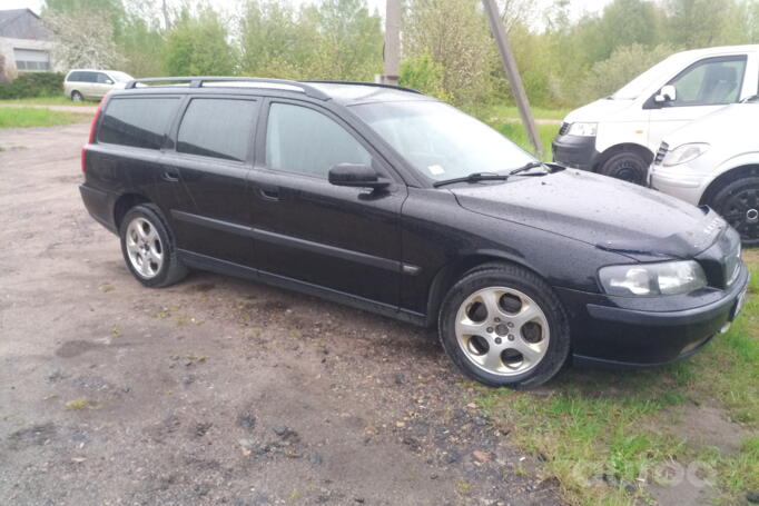Volvo V70 2 generation wagon