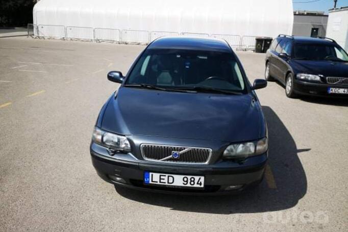 Volvo V70 2 generation wagon