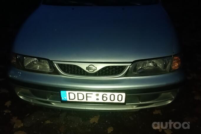 Nissan Almera N15 Hatchback 5-doors