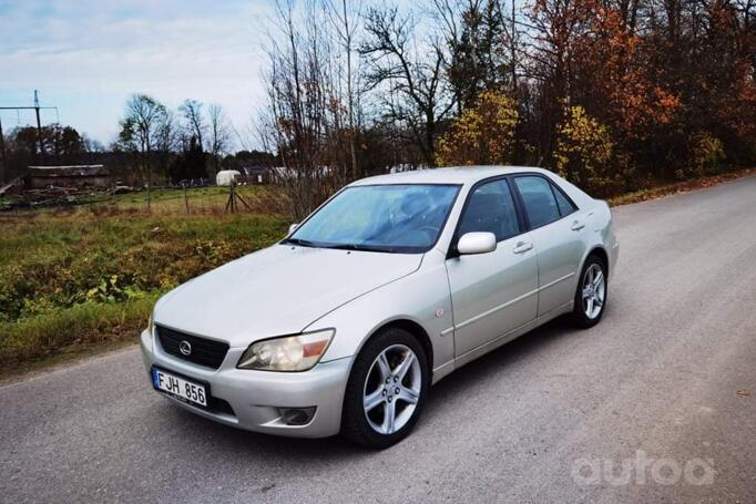 Lexus IS XE10 Sedan
