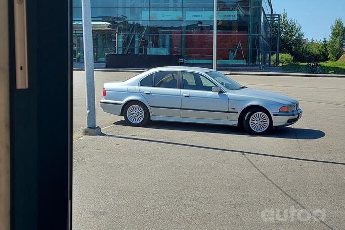 BMW 5 Series E39 Sedan 4-doors