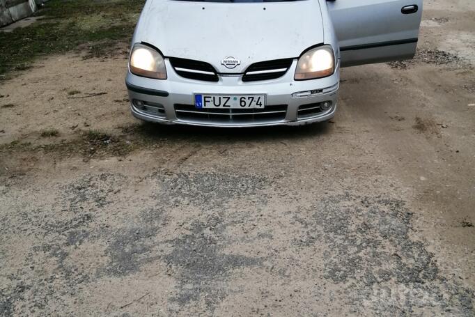 Nissan Almera Tino V10 Minivan