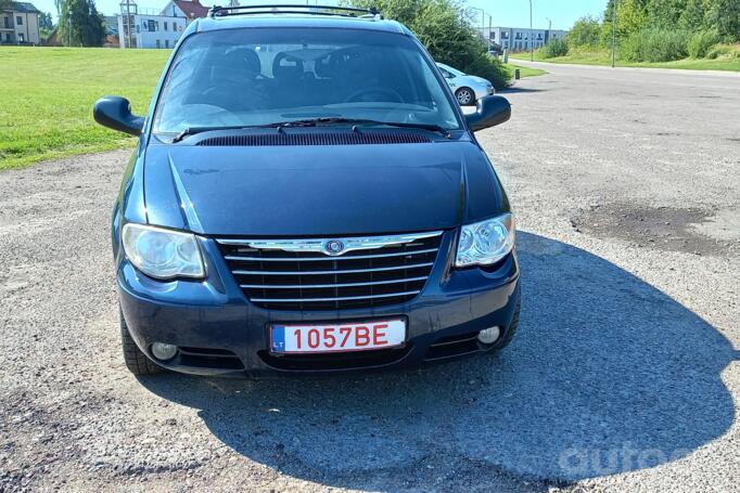 Chrysler Voyager 4 generation [restyling] Minivan