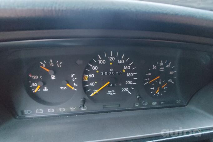 Mercedes-Benz W124 1 generation