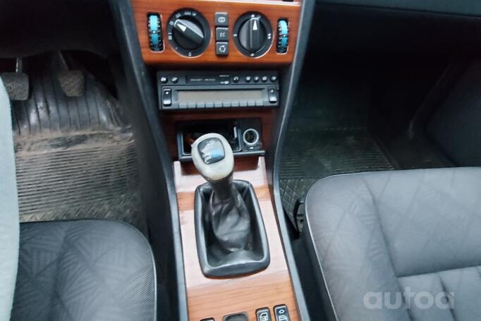 Mercedes-Benz W124 1 generation