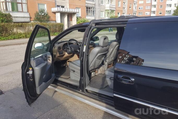 Chrysler Voyager 4 generation [restyling] Minivan Grand