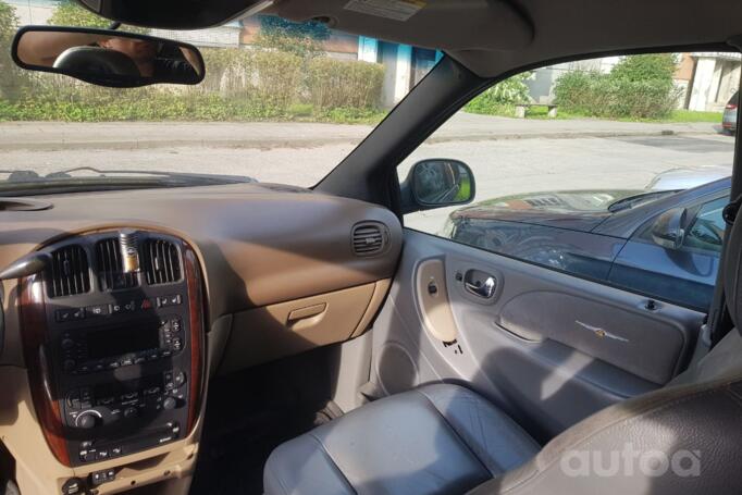 Chrysler Voyager 4 generation [restyling] Minivan Grand