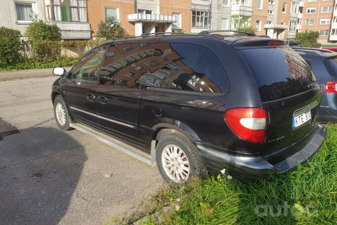 Chrysler Voyager 4 generation [restyling] Minivan Grand
