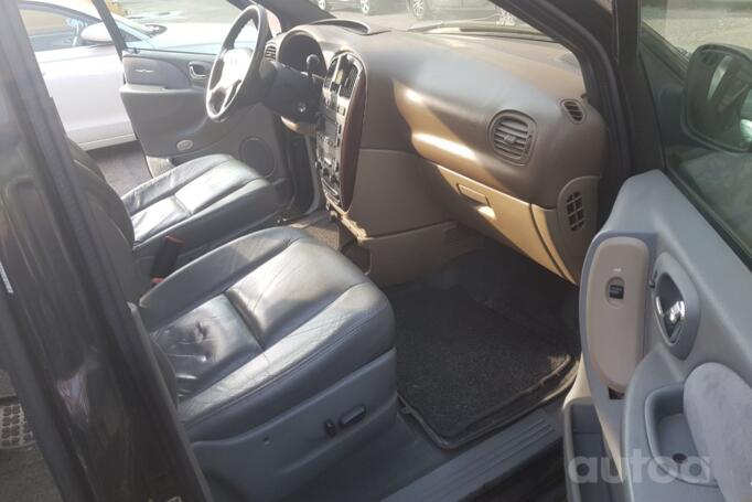 Chrysler Voyager 4 generation [restyling] Minivan Grand