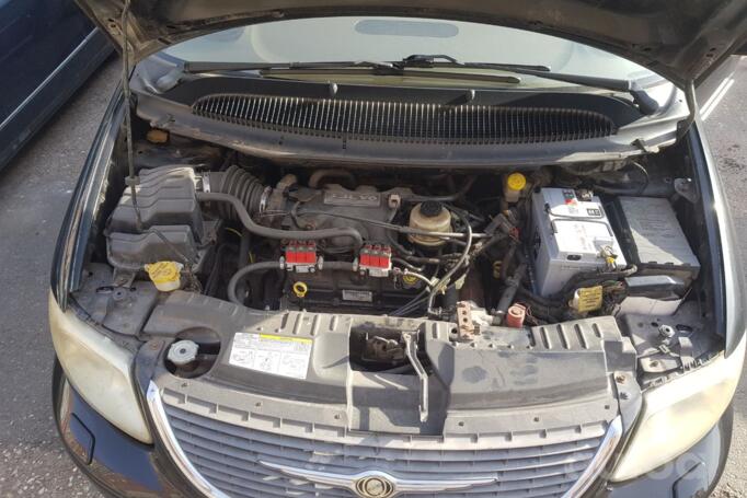 Chrysler Voyager 4 generation [restyling] Minivan Grand