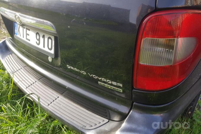 Chrysler Voyager 4 generation [restyling] Minivan Grand